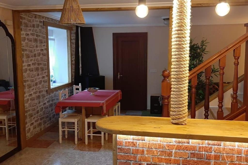 Villa La Casa Del Rio. à La Serna  Extérieur photo